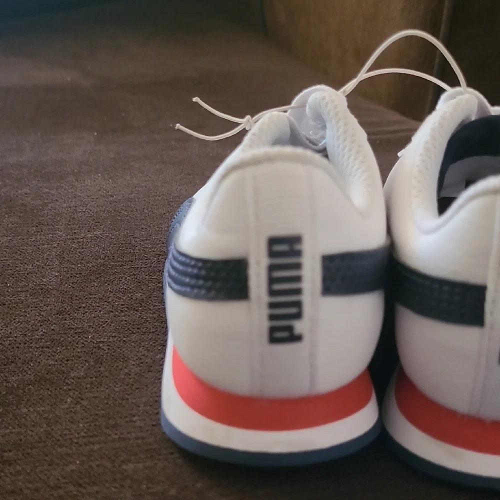 Unisex Kids White, Blue, and Red Slip-on Puma Low-Top Sneakers - Size 11 - Picture 8 of 10